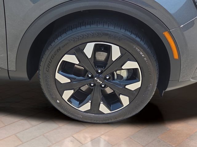 Certified Used 2024 Gray Kia X-Line image 24