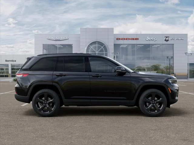 New 2025 Diamond Black Crystal Pearl-Coat Exterior Paint Jeep Limited image 24