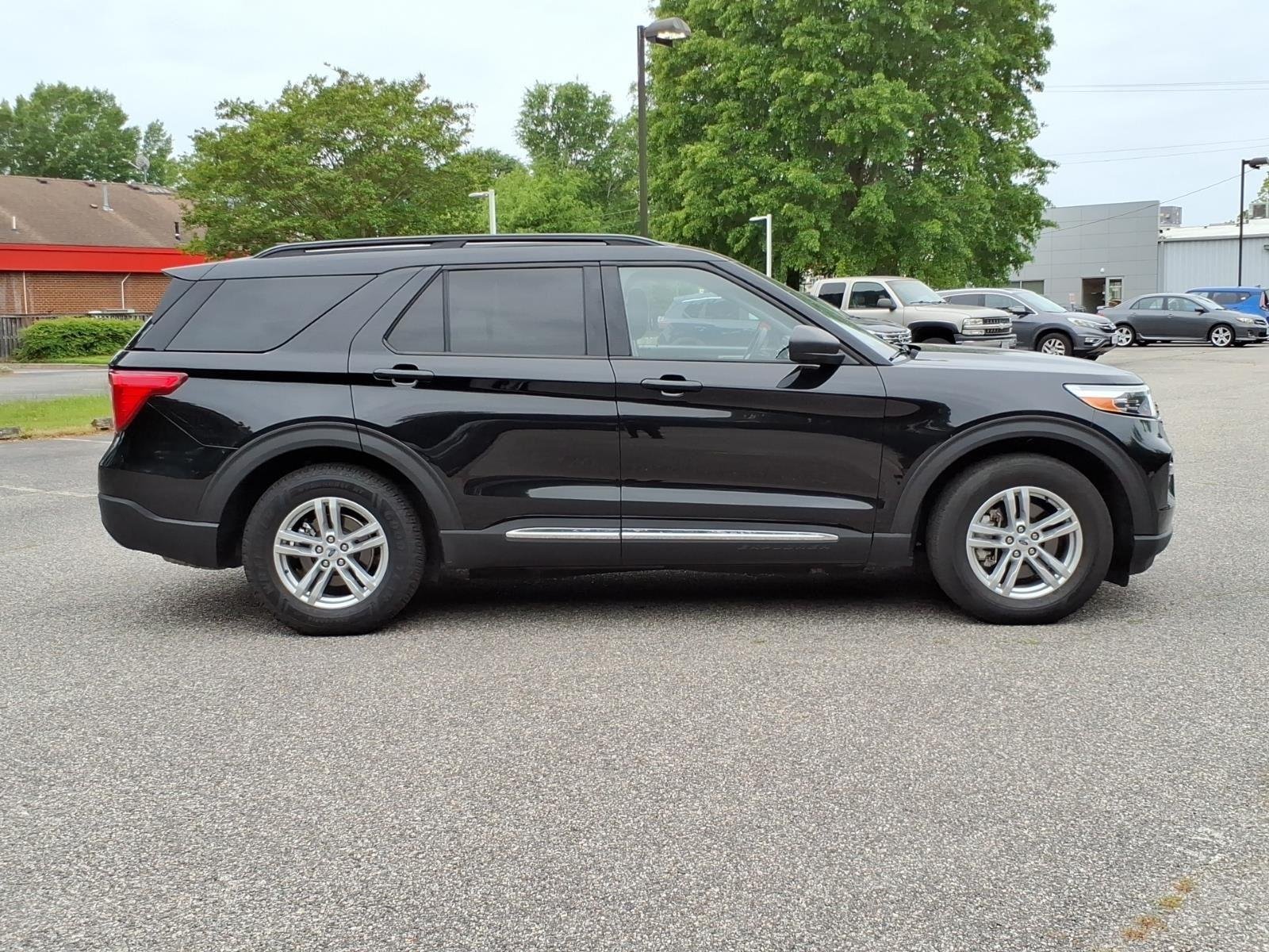 Used 2023 Agate Black Metallic Ford XLT image 6