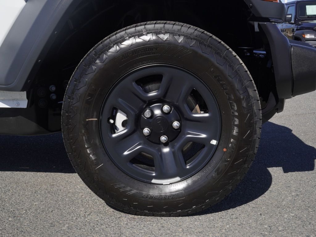 New 2026 Bright White Clear-Coat Exterior Paint Jeep Sport image 9