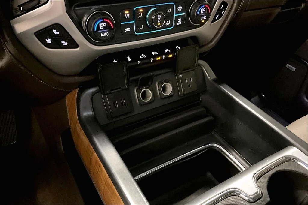 Used 2018 Gray GMC SLT image 17