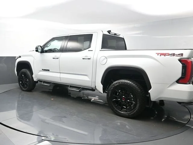 Used 2024  Toyota  image 5