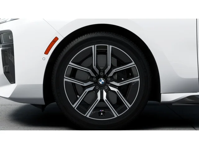 New 2026 Mineral White Metallic BMW 740i xDrive image 7
