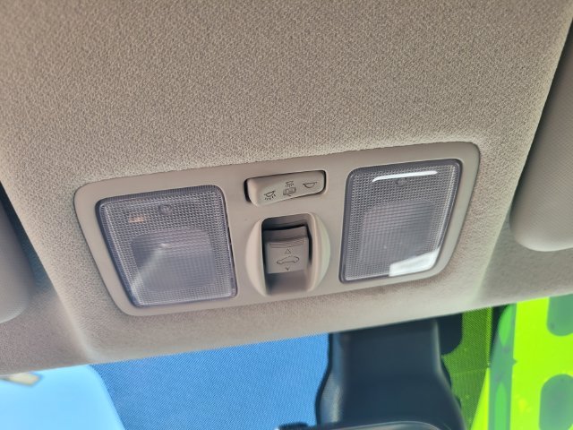 Used 2025 White Hyundai SEL image 23