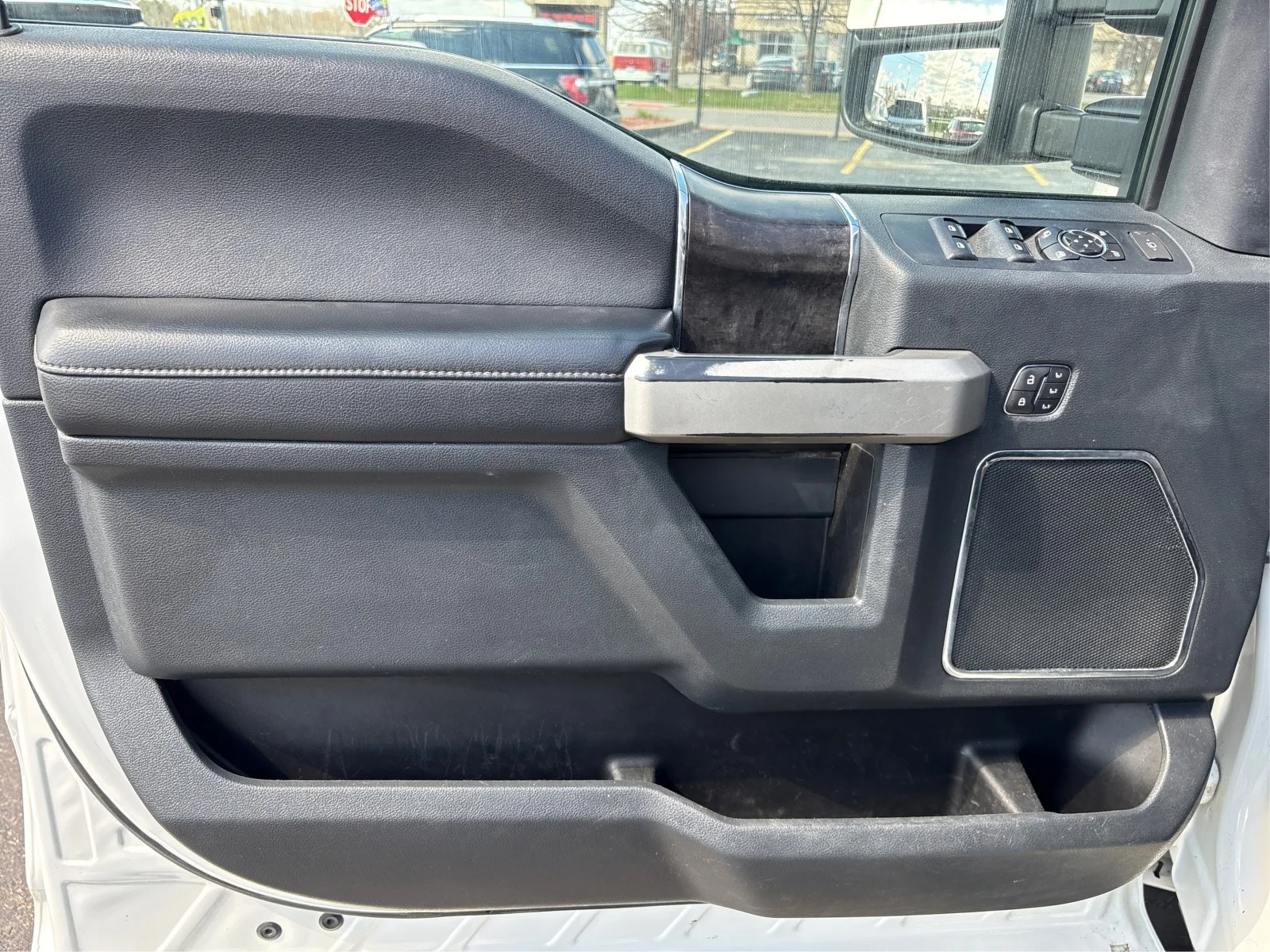 Used 2022 White Ford LARIAT image 14