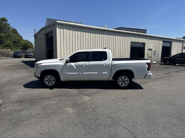 Used 2022 White Nissan SV image 8