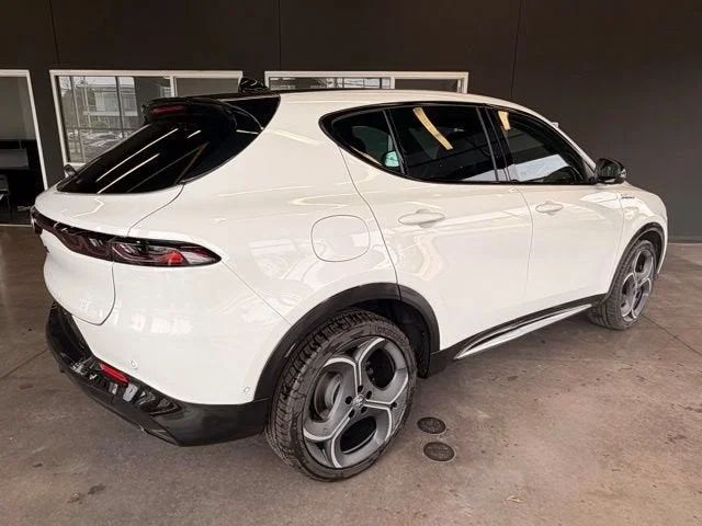 Used 2026 Milano White Alfa Romeo Sport Speciale image 7