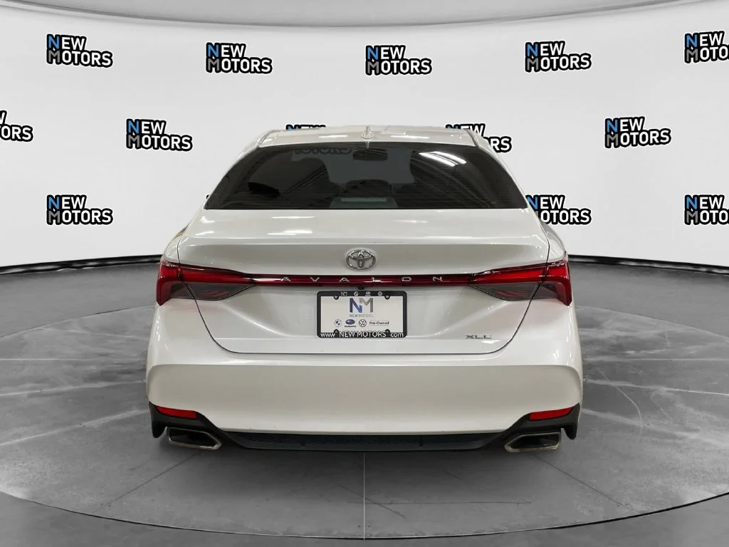 Used 2021 Pearl Toyota XLE image 4