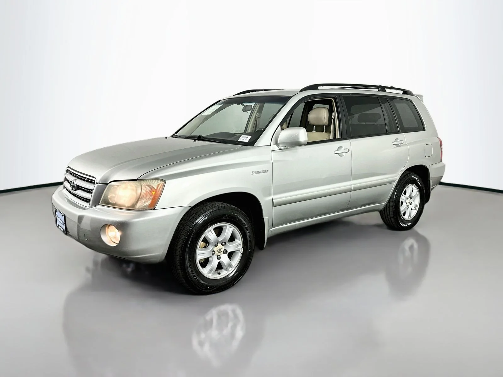 Used 2003 Millennium Silver Metallic Toyota Limited image 3