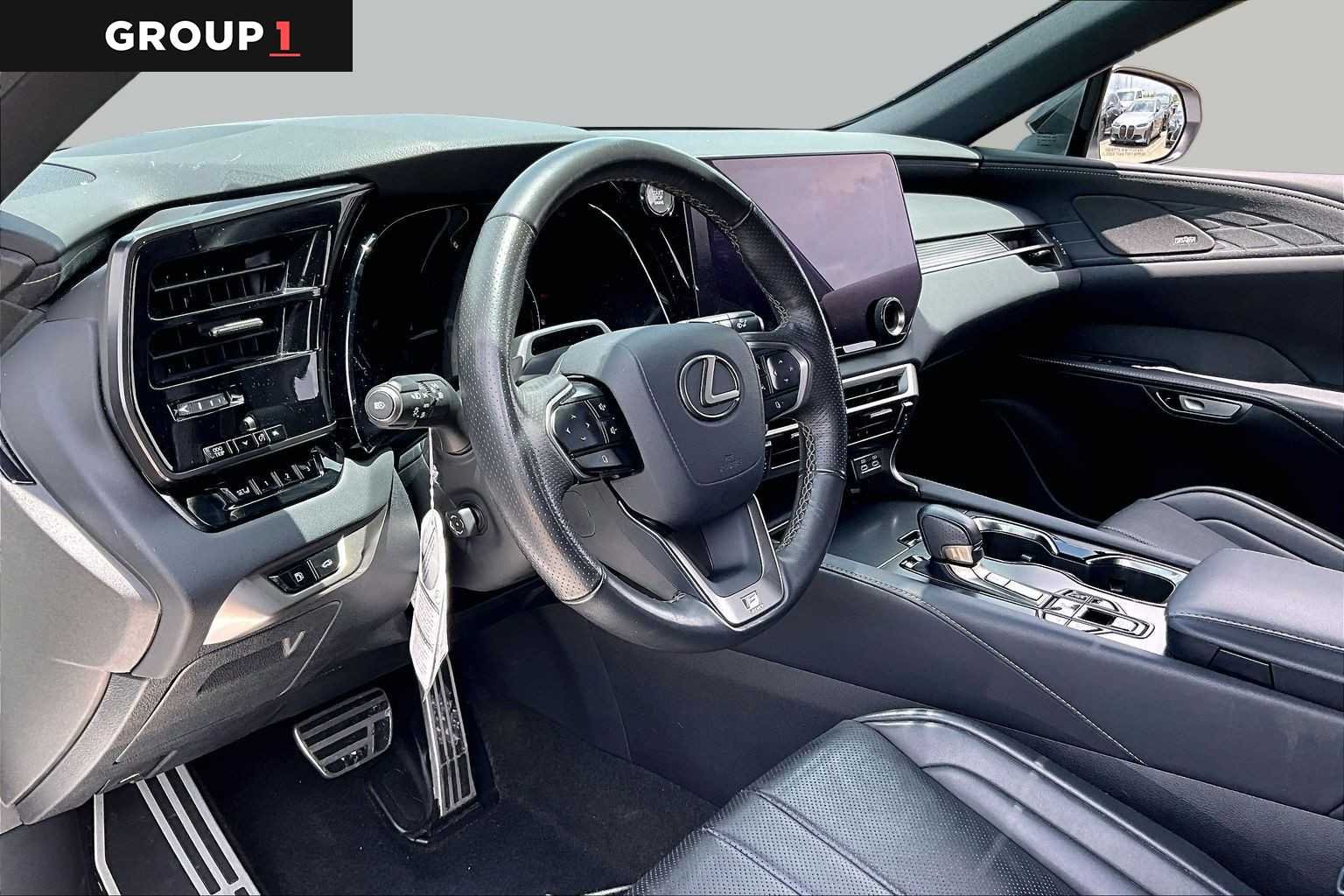 Used 2024 Ultra White Lexus F SPORT Handling image 15