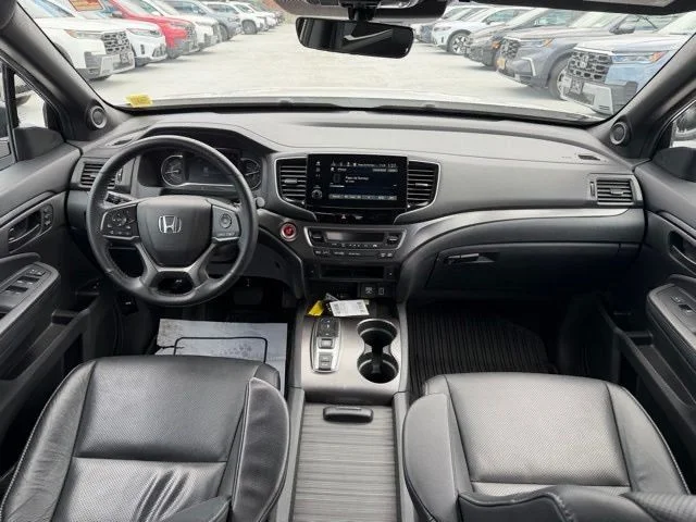 Used 2023  Honda EX-L image 19