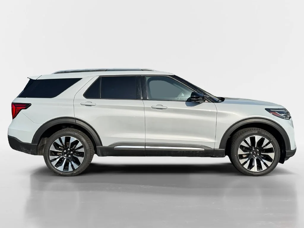 Used 2025 White Metallic Ford Platinum image 3