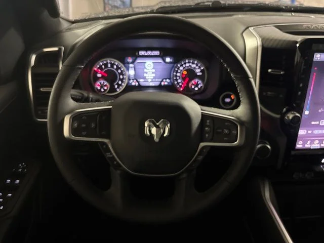 New 2026 Diamond Black Crystal Pearl-Coat Exterior Paint RAM BIG HORN image 35