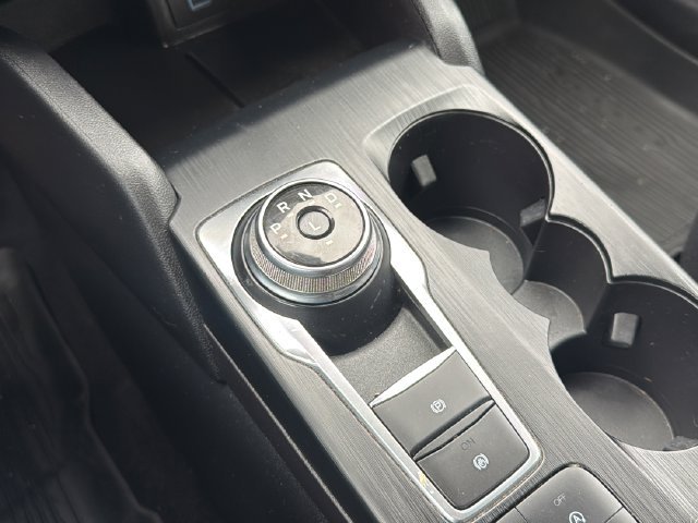 Used 2022 Silver Ford SE image 28