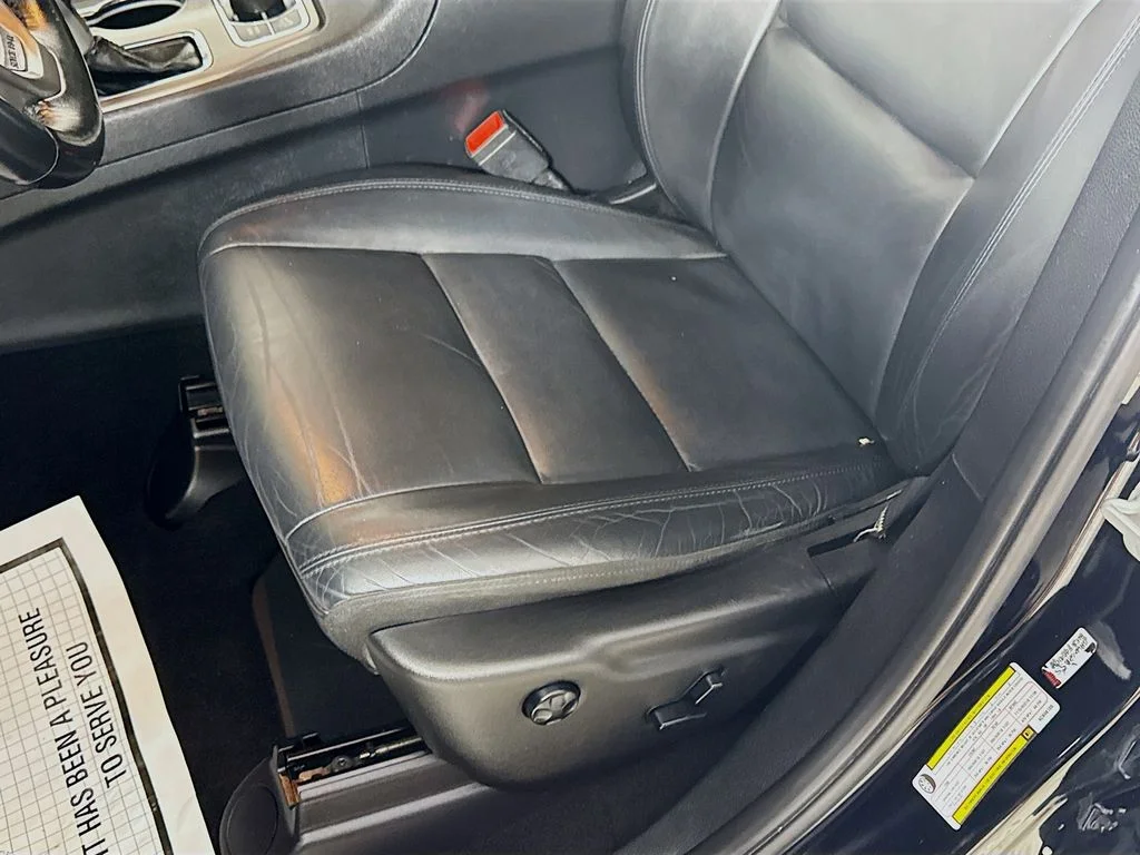 Used 2019 Diamond Black Crystal Pearlcoat Jeep Limited image 22