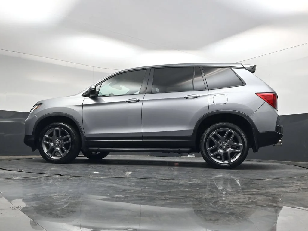 Used 2023 Lunar Silver Metallic Honda EX-L image 35