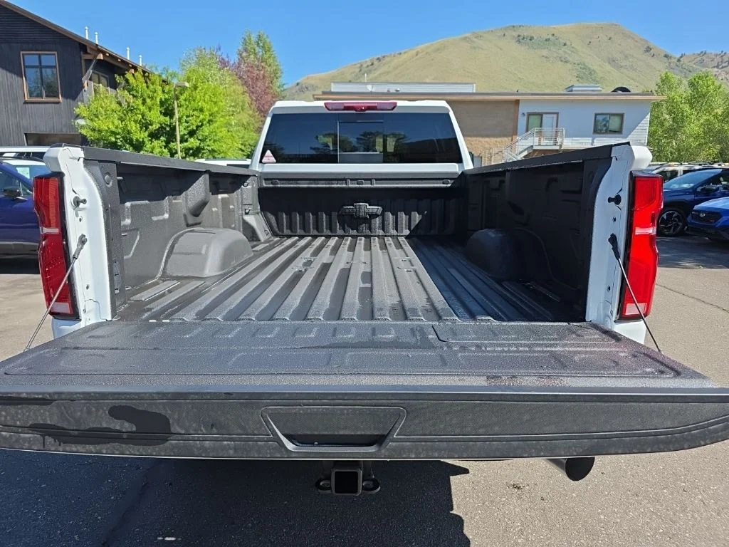 2026 Chevrolet Silverado 3500HD LTZ - Photo 9