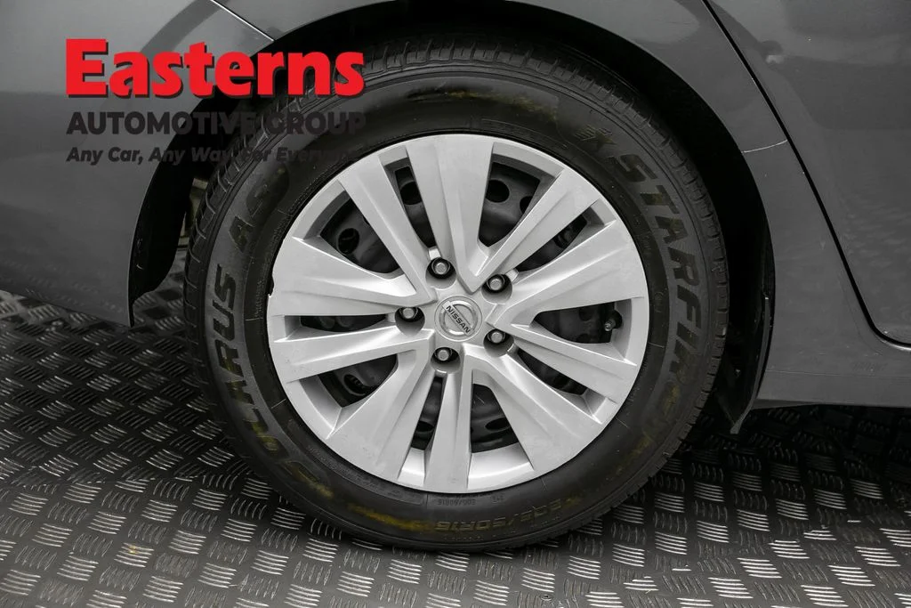 Used 2024 Gray Nissan S image 28