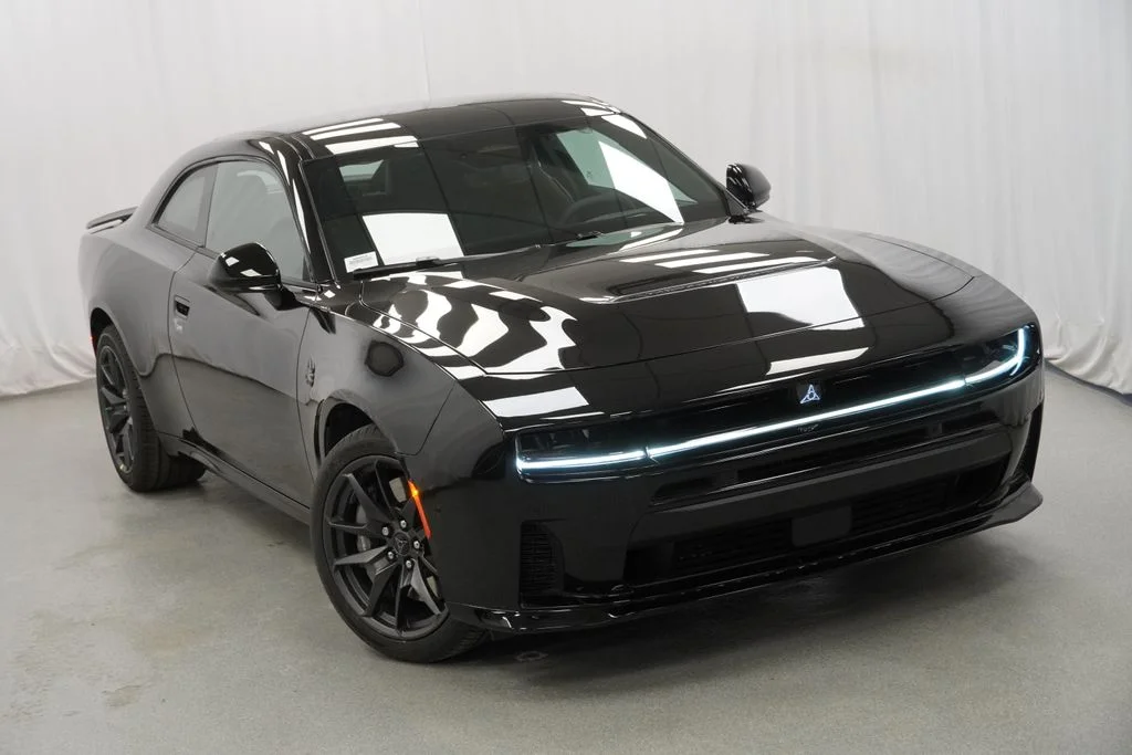 New 2026 Diamond Black Crystal Pearlcoat Dodge Scat Pack Plus image 8