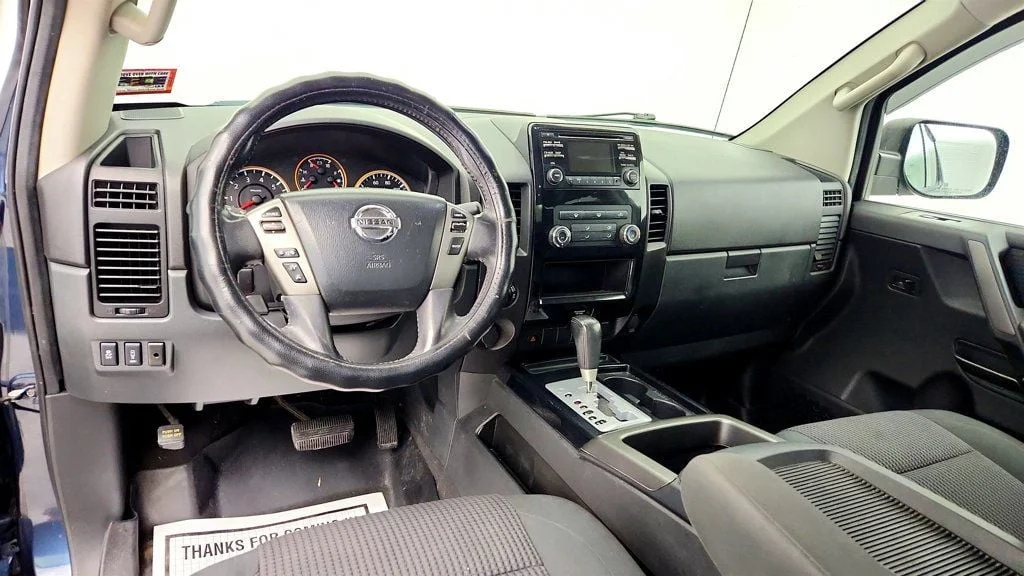 Used 2014 Graphite Blue Metallic Nissan 4WD Crew Cab SWB SV image 12