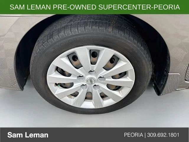 Used 2015 Silver Nissan SV image 27