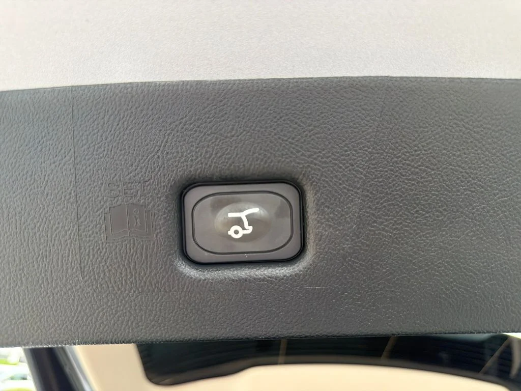 Used 2023 Radiance Metallic Lincoln Reserve image 30
