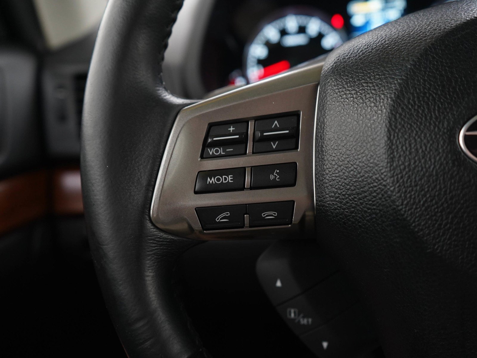 Used 2014 Ice Silver Metallic Subaru 3.6R image 25