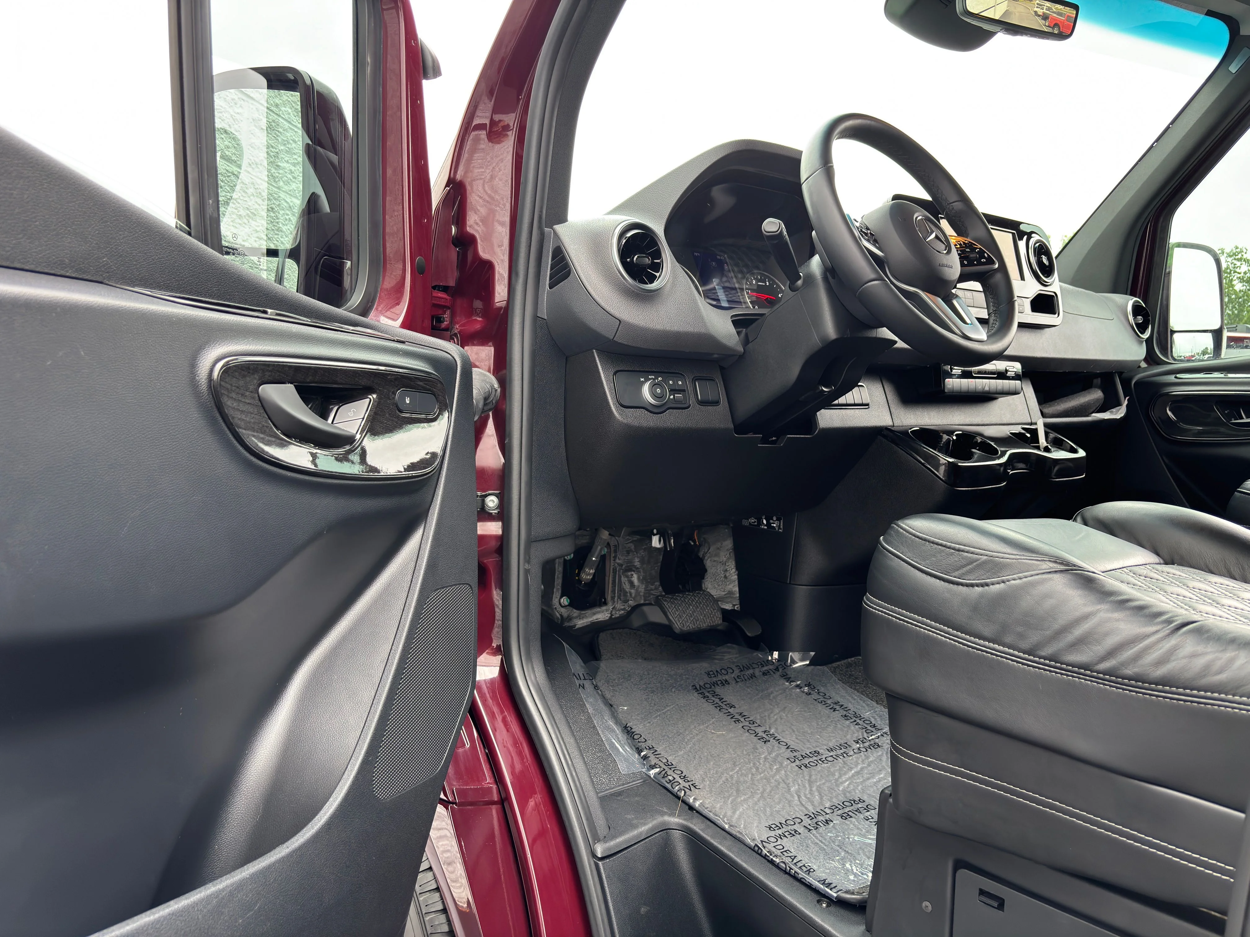 Used 2024 Maroon Mercedes-Benz Explorer Limited SE image 15