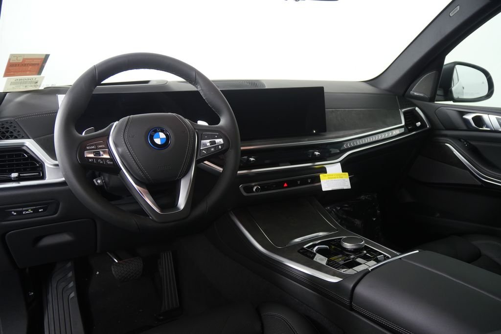 New 2026 Tanzanite Blue II Metallic BMW xDrive50e image 17