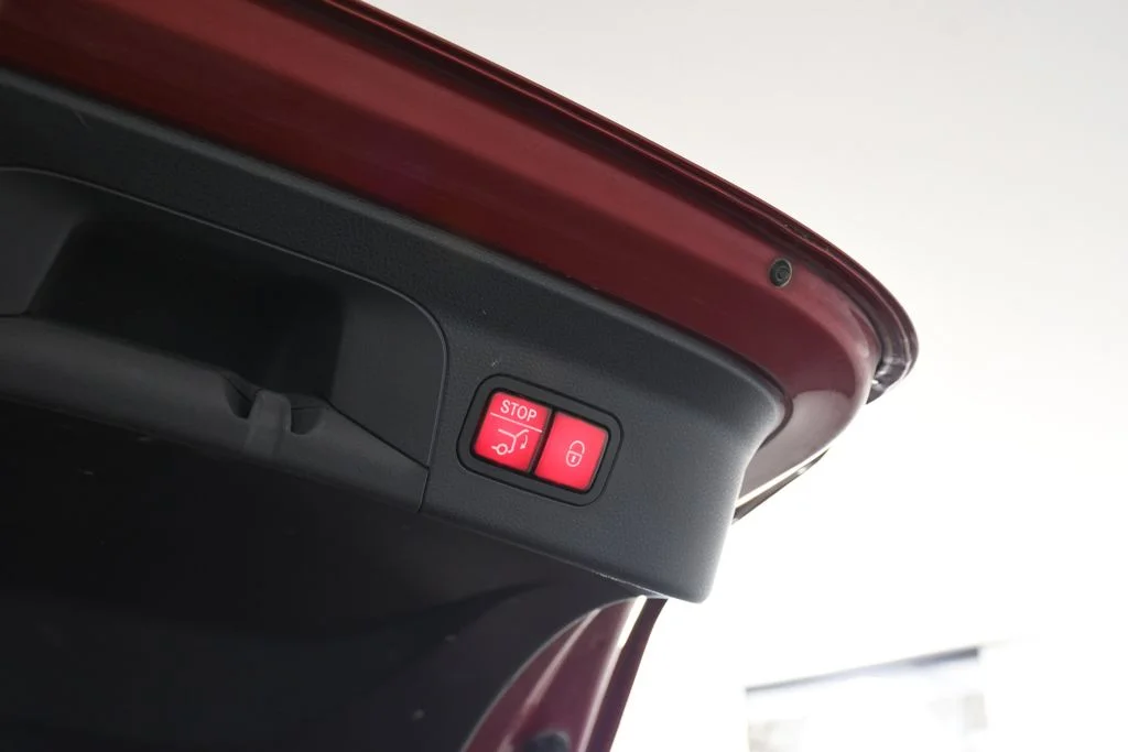 Used 2021 designo Cardinal Red Metallic Mercedes-Benz GLC 300 Coupe image 25