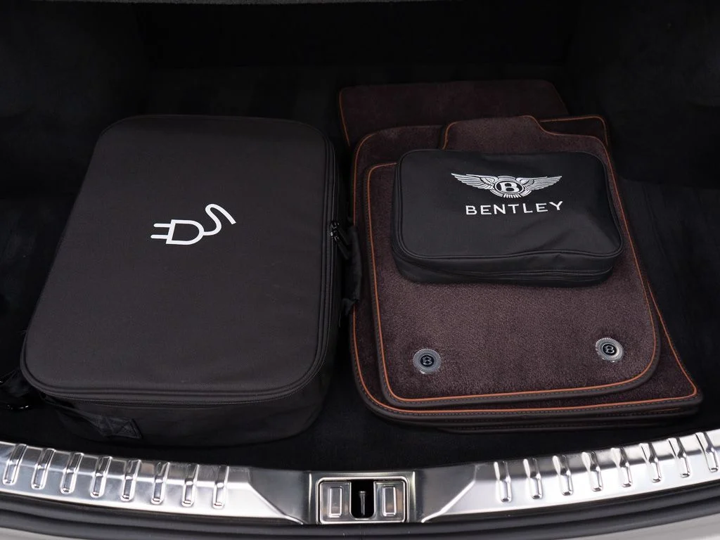 Used 2025 White Sand - by Mulliner Bentley Mulliner image 48