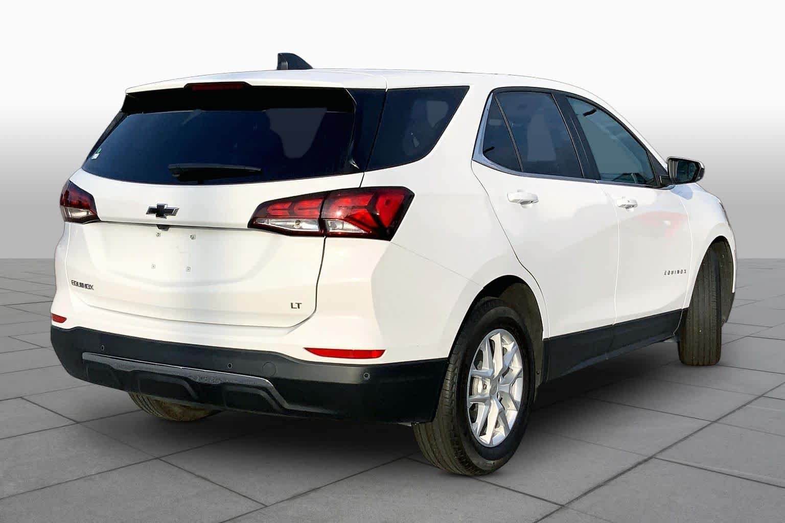 Used 2024 Summit White Chevrolet LT image 13
