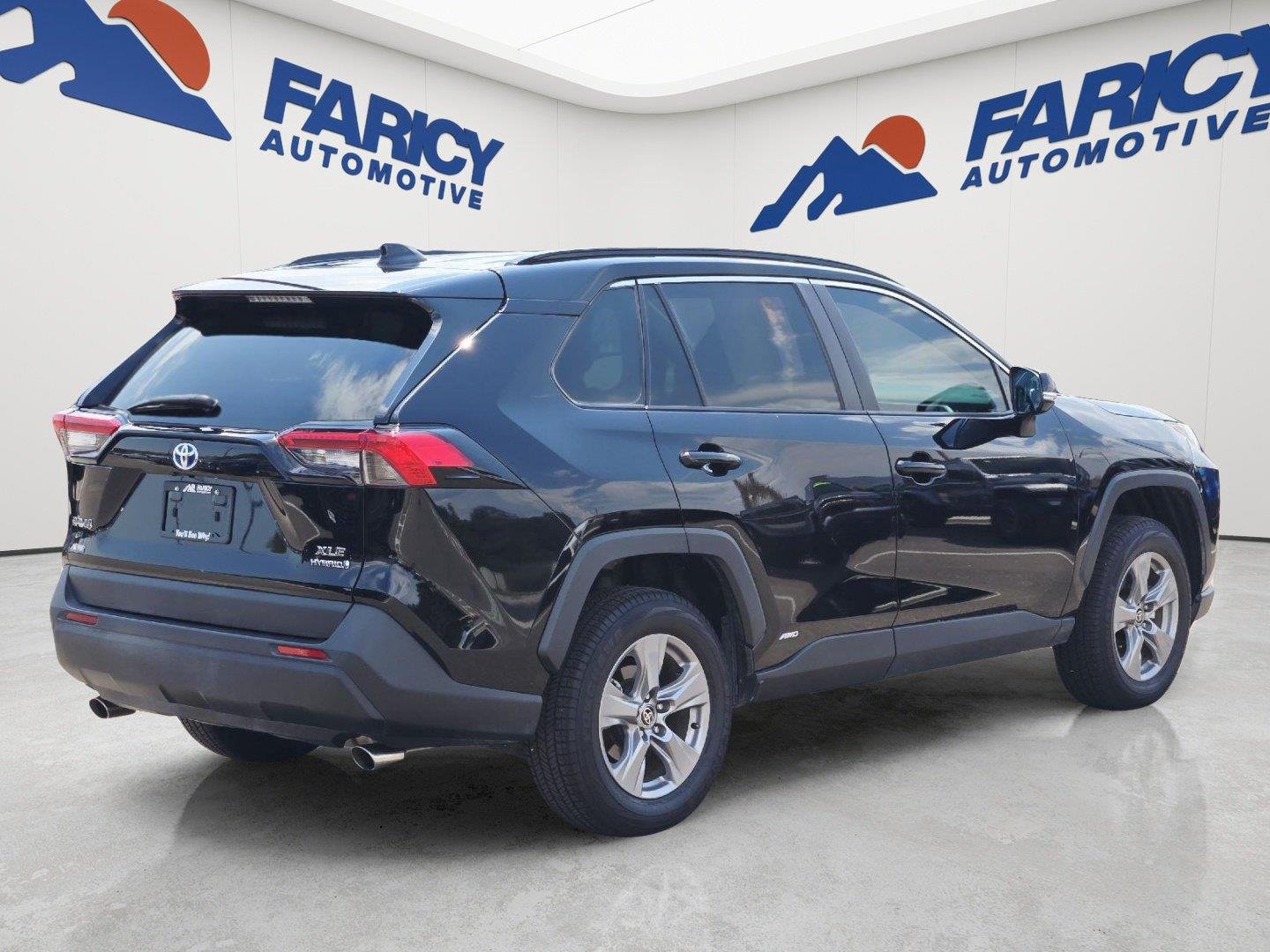 Certified Used 2022 Midnight Black Metallic Toyota Hybrid XLE image 4