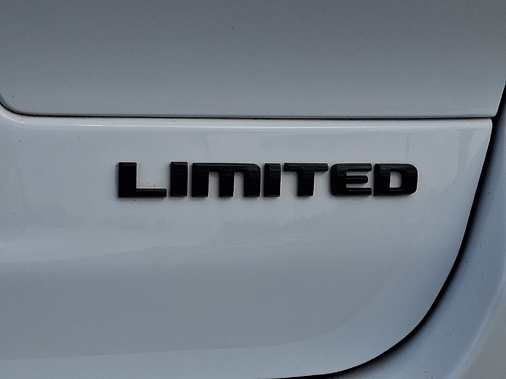 Used 2023 Bright White Clearcoat Jeep Limited image 30