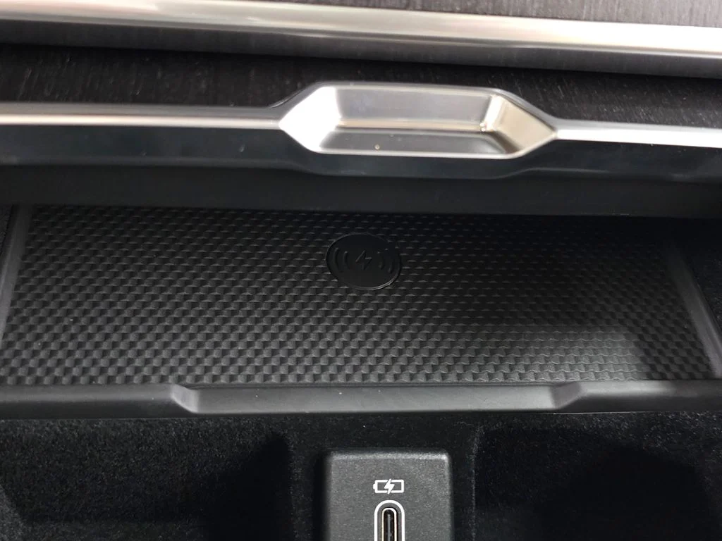 New 2026 Carpathian Grey Land Rover SE image 37