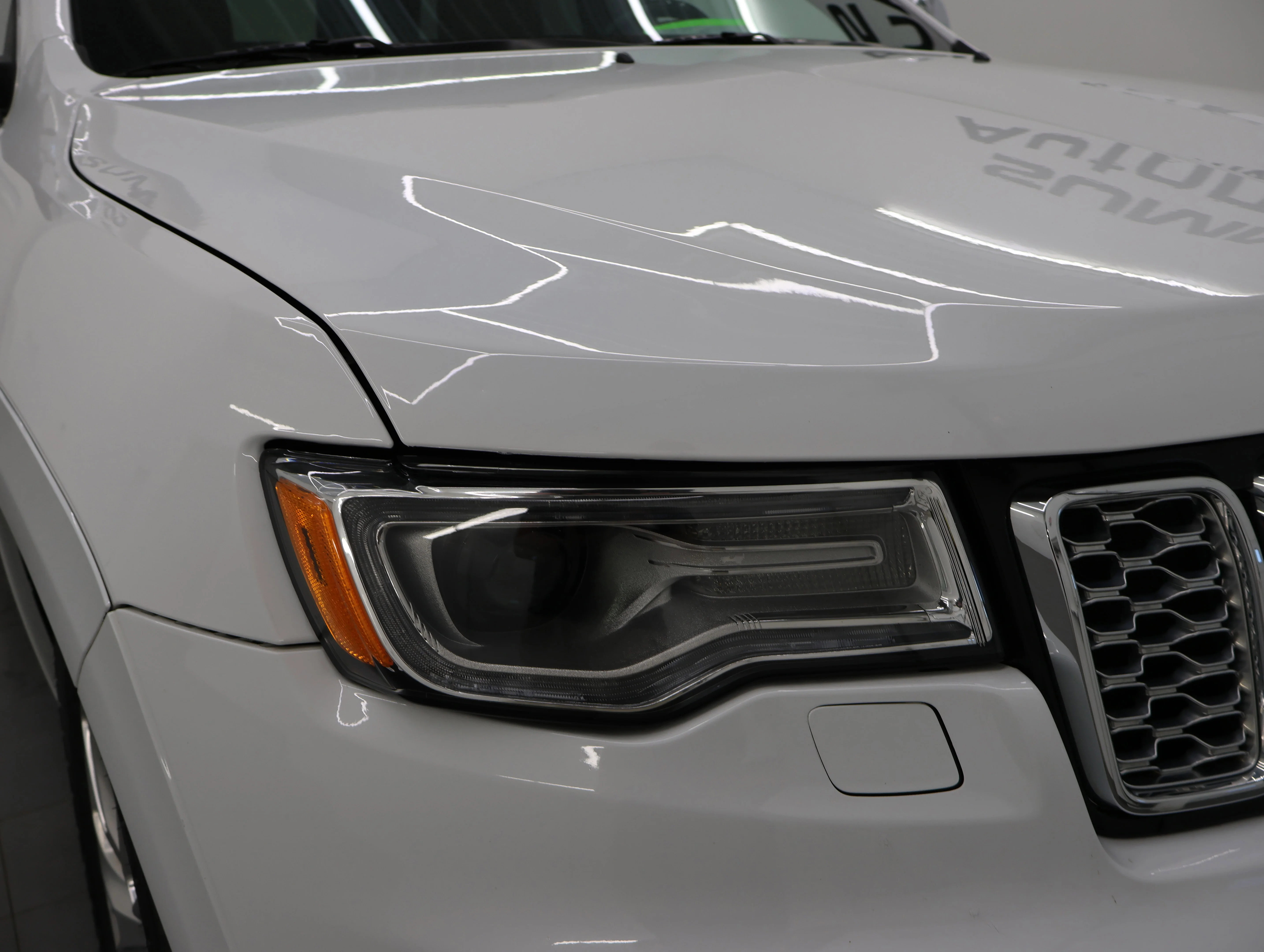 Used 2020 Bright White Clearcoat Jeep Summit image 21