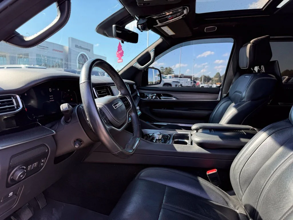Used 2022 Blue Jeep Series II image 4