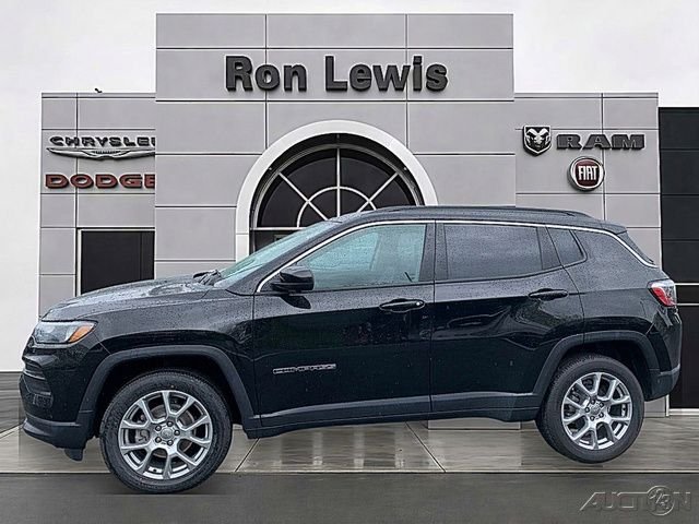 2022 Jeep Compass Latitude Lux 4X4's photo
