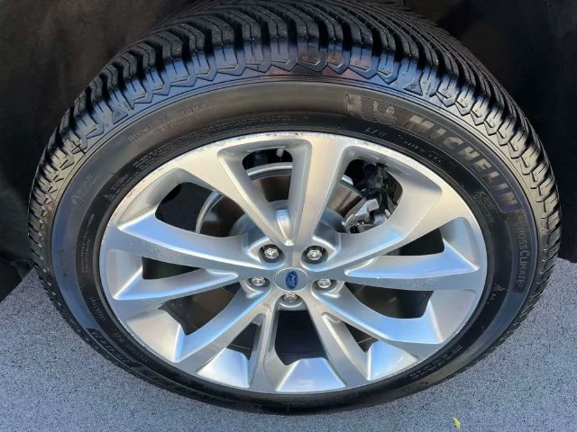 Used 2022 Blue Metallic Ford Platinum image 11