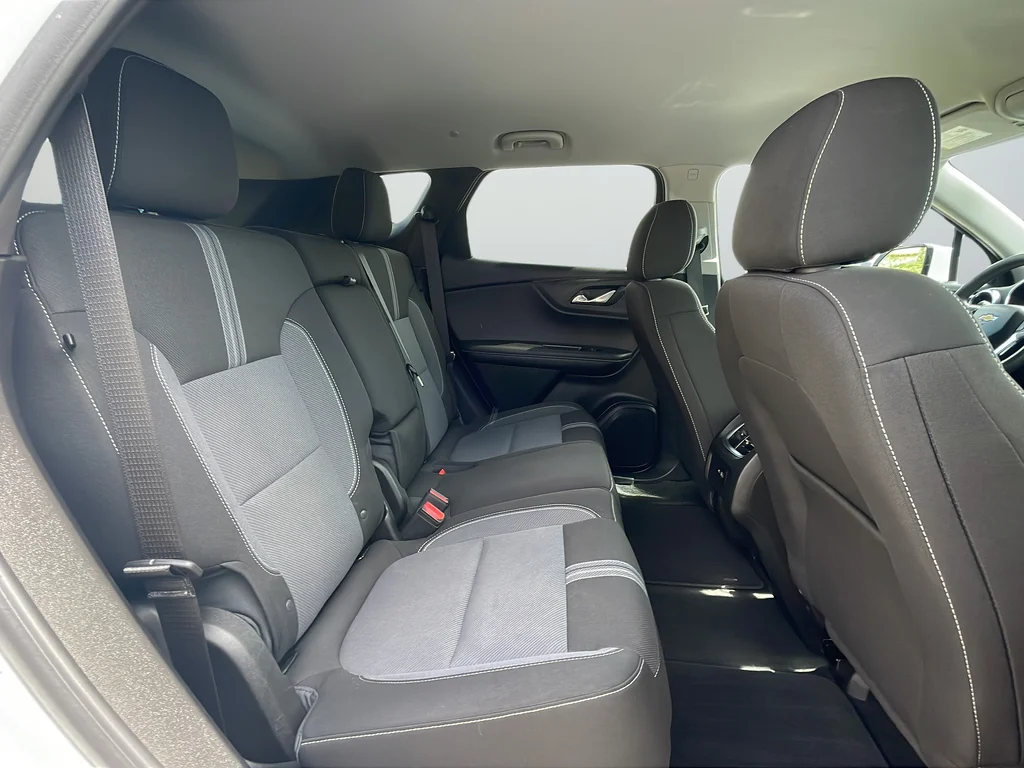 Used 2023 White Chevrolet LT image 25
