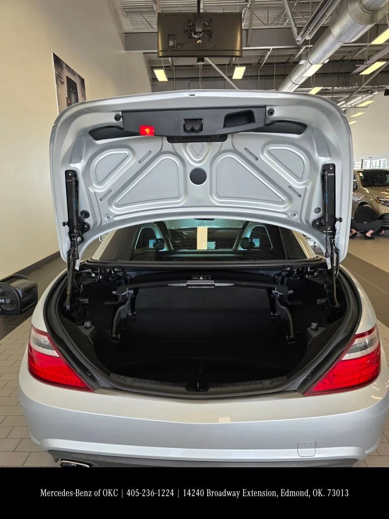 Used 2015 Silver Mercedes-Benz SLK 350 image 16
