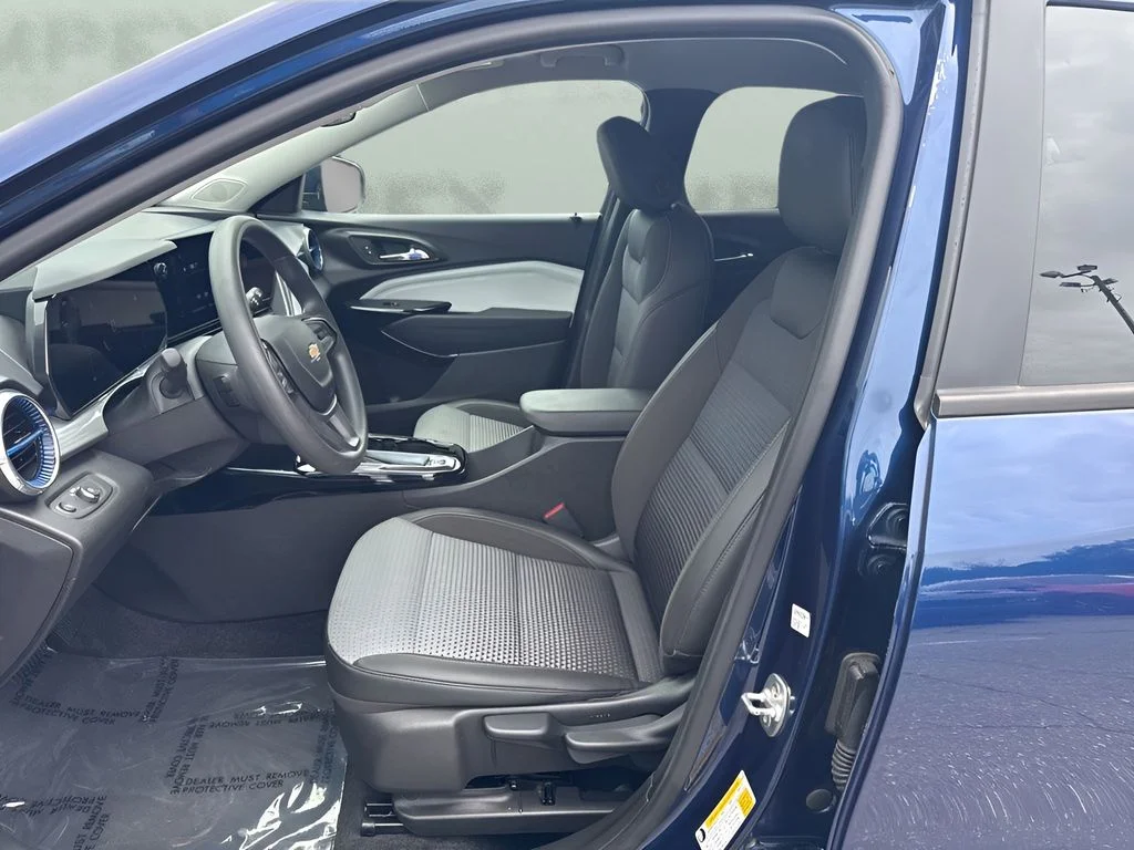 Used 2024 Blue Chevrolet LT image 9