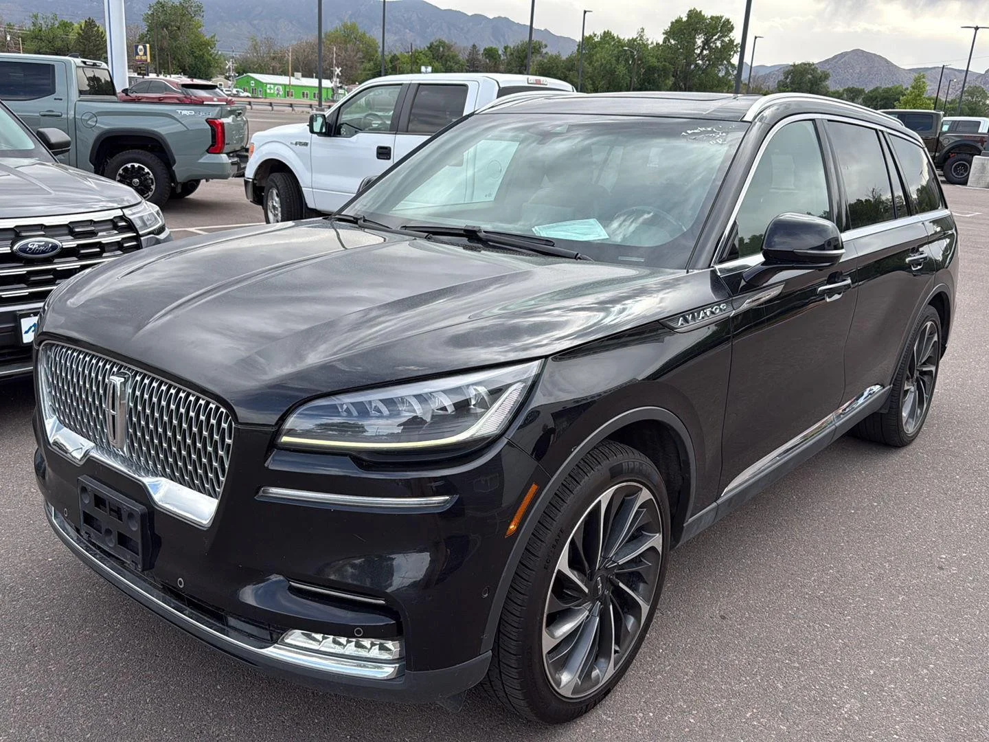 Used 2020 Infinite Black Metallic Lincoln Reserve image 1