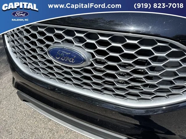 Used 2023 Black Ford SEL image 10