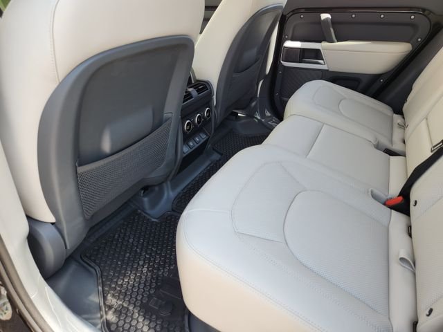 Used 2024 Black Land Rover SE image 29