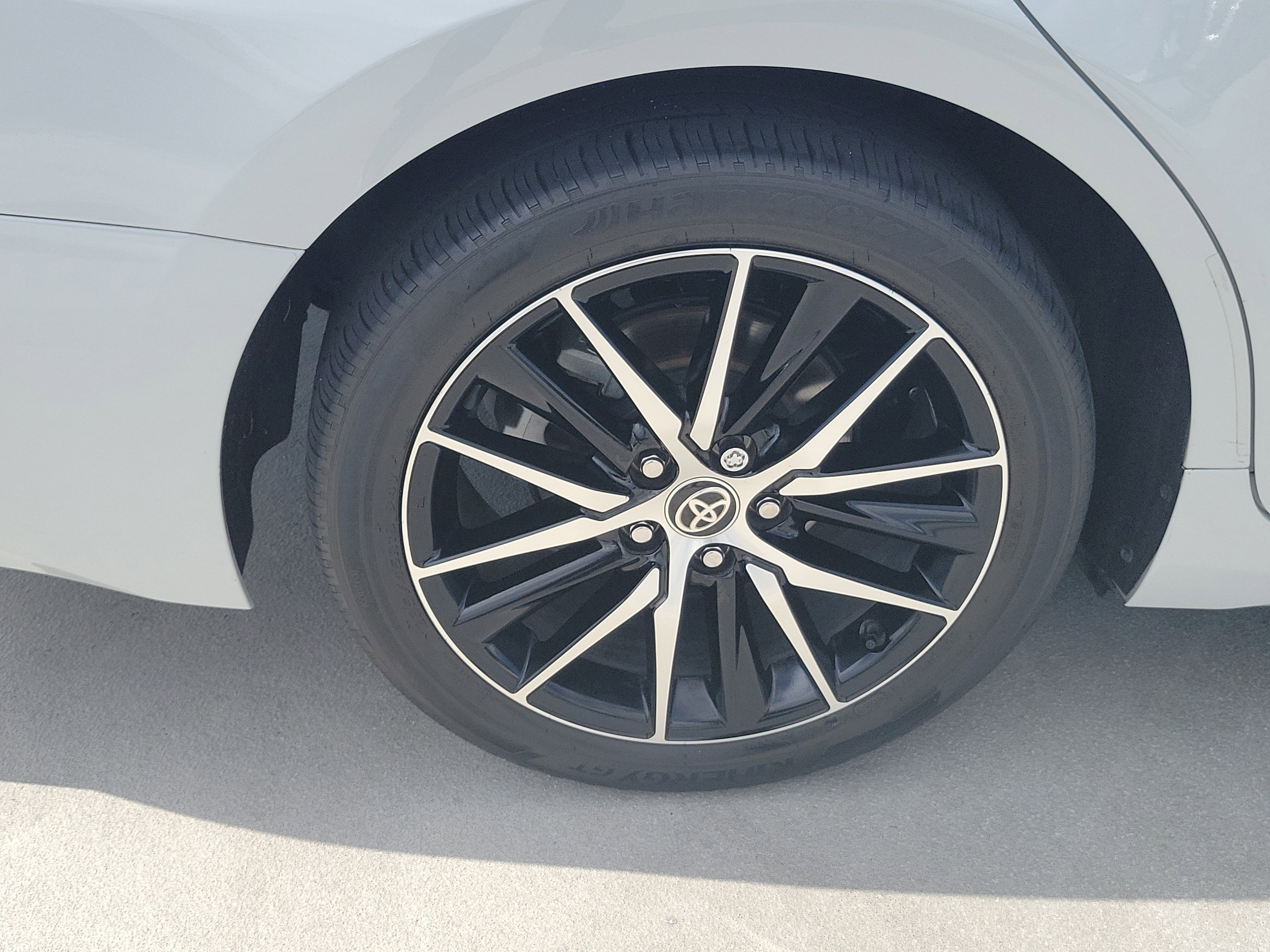 Used 2024 Ice Toyota SE image 7