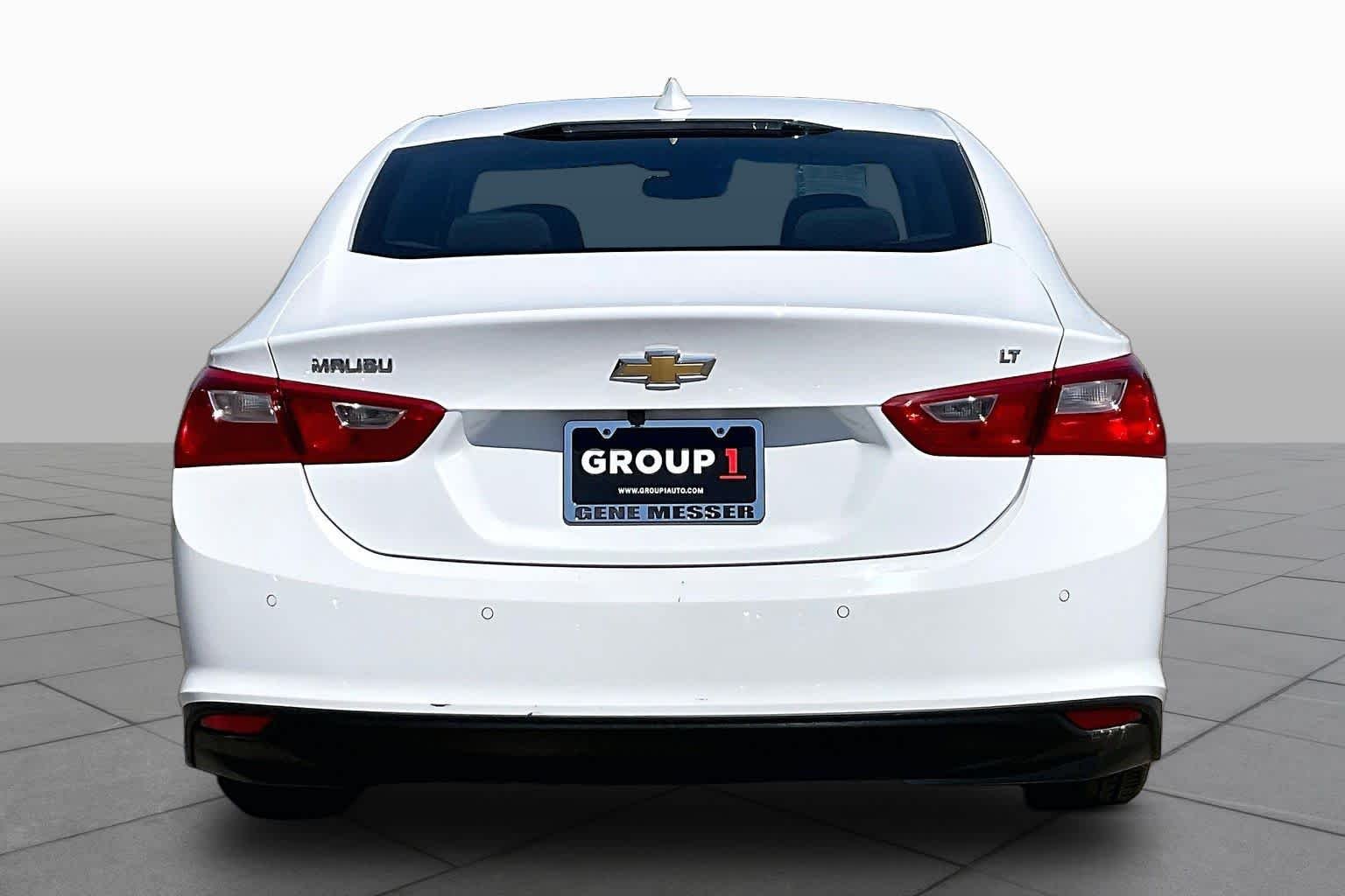 Used 2024 Summit White Chevrolet LT image 5