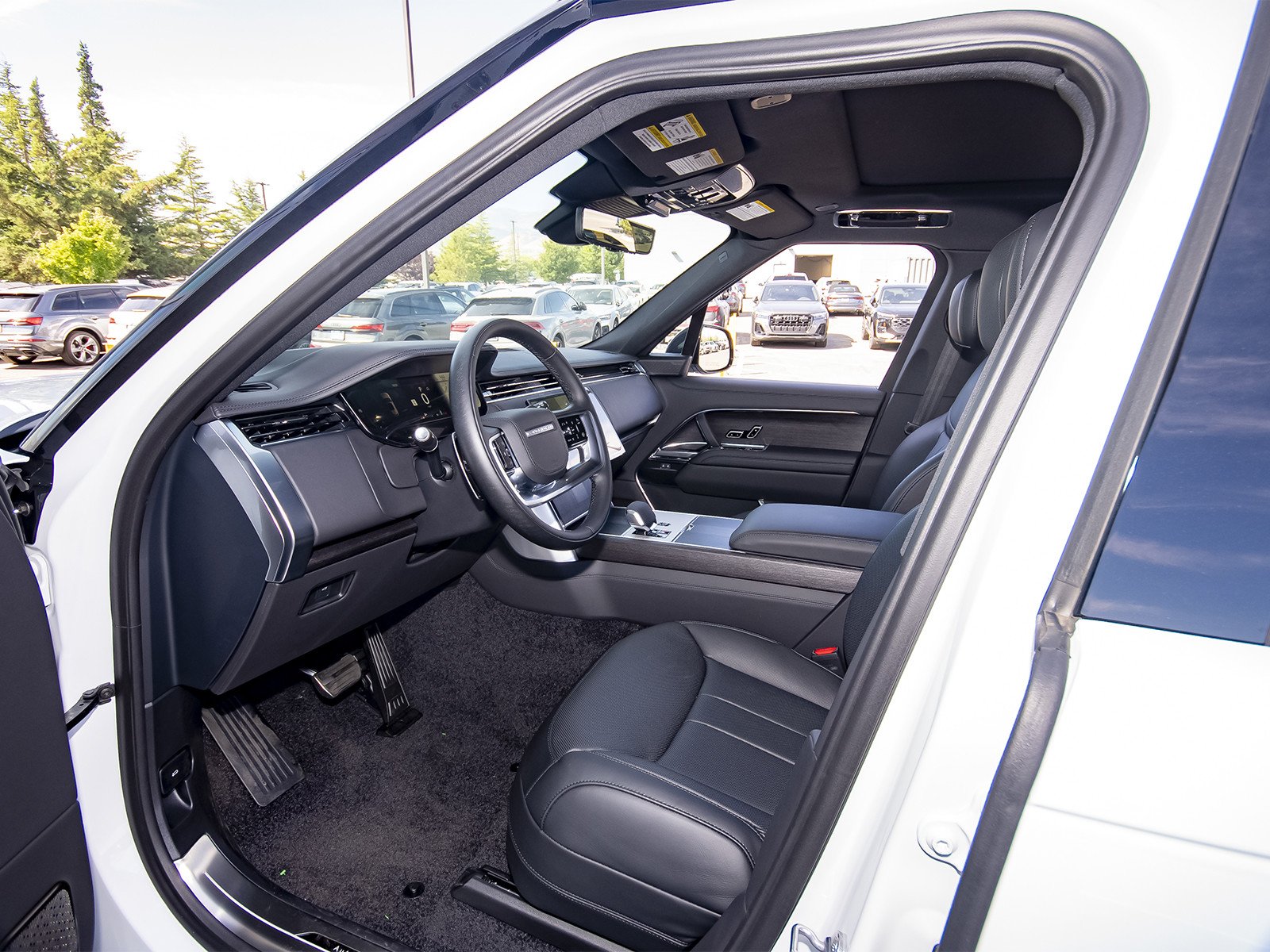 New 2026 Fuji White Land Rover Autobiography image 35
