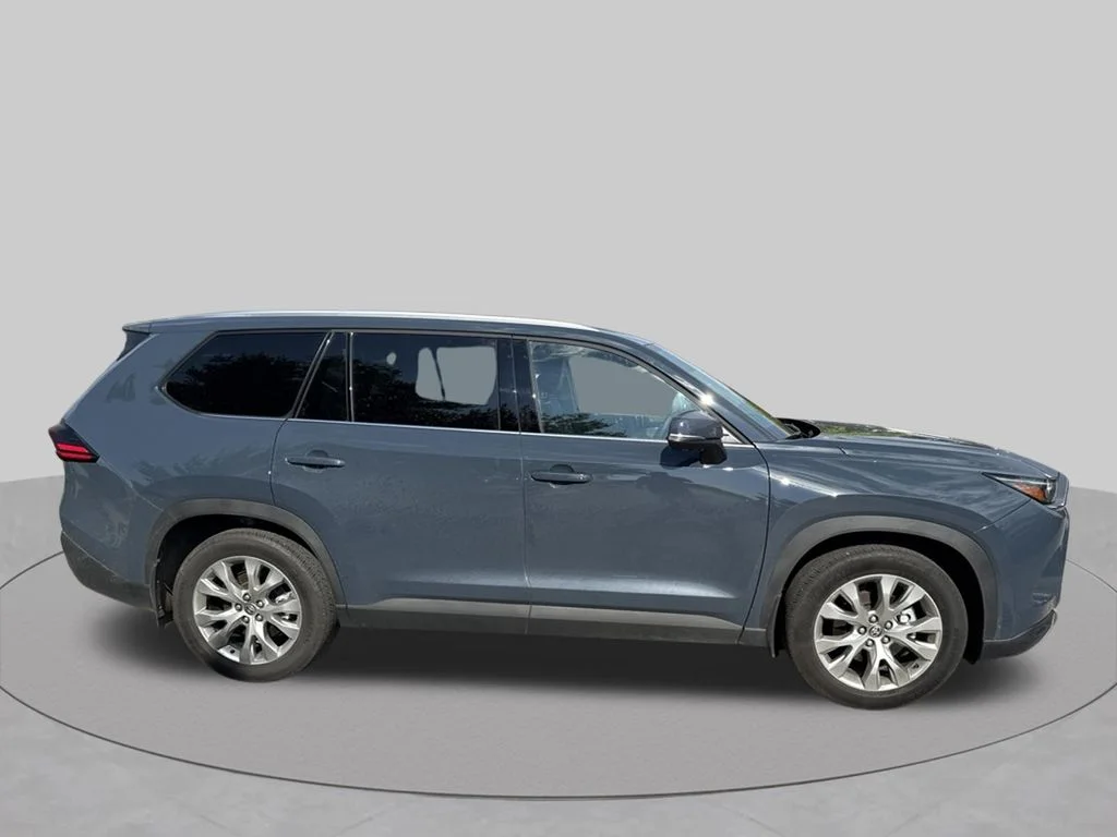 Used 2026 Cloud Toyota Limited image 4