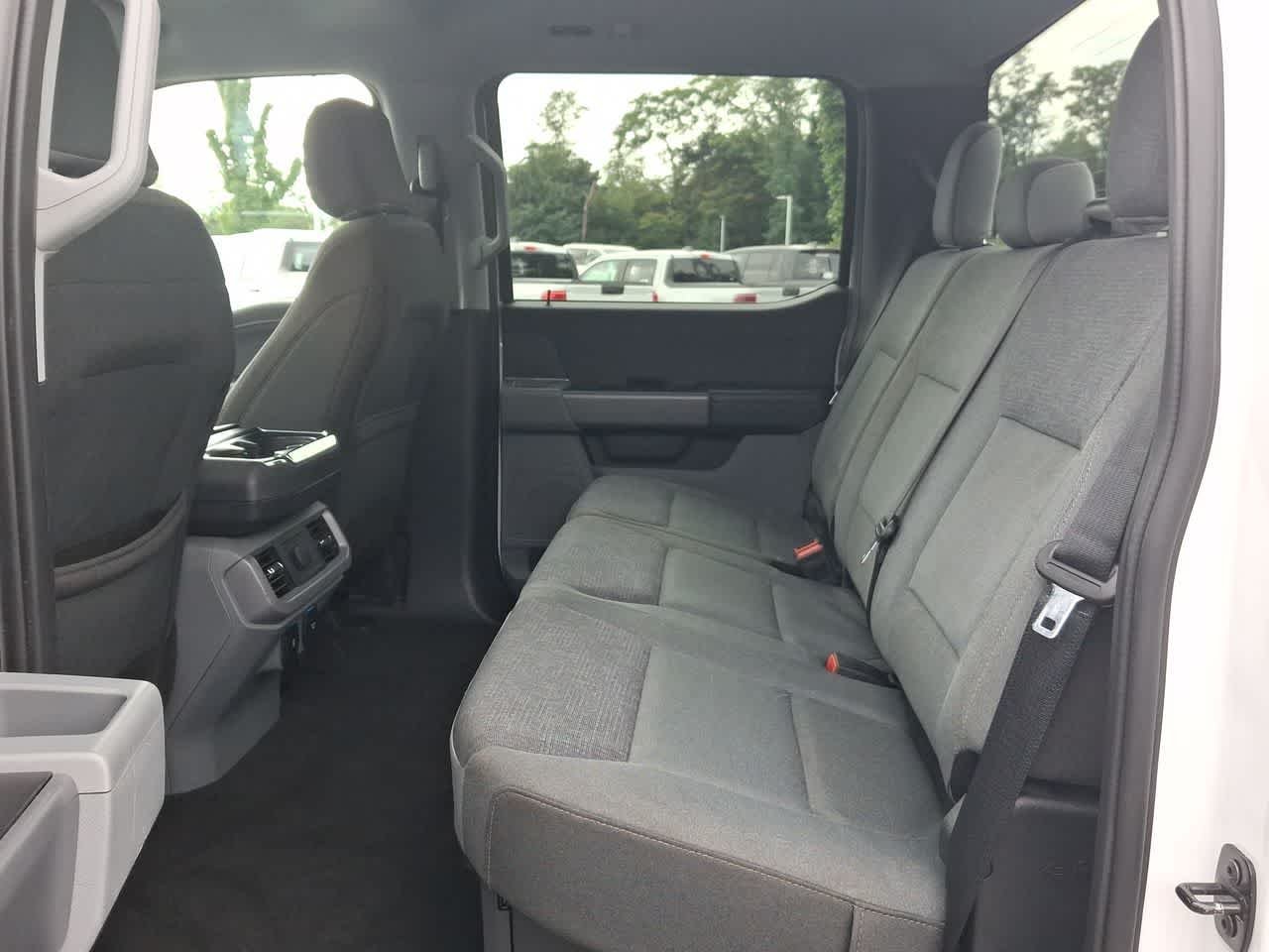 Certified Used 2024 Oxford White Clearcoat Ford XLT image 26